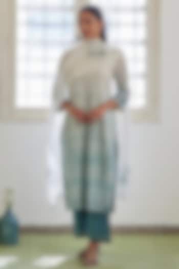 Sky Blue Cotton Muslin Printed Kurta Set by Vaayu at Pernia's Pop Up Shop