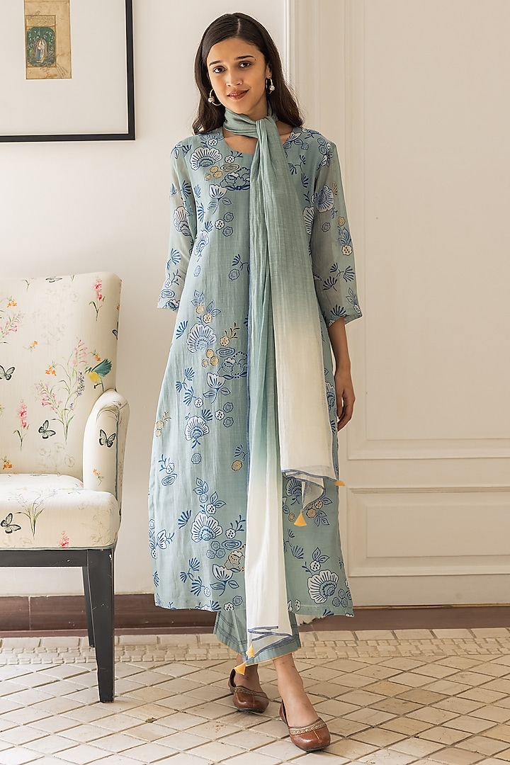 Powder Blue Muslin Cotton Floral Thread Embroidered Kurta Set by Vaayu