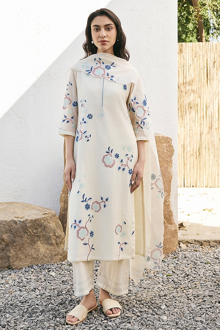 Pearl White Muslin Cotton Kurta Set by Vaayu at Pernia's Pop Up Shop