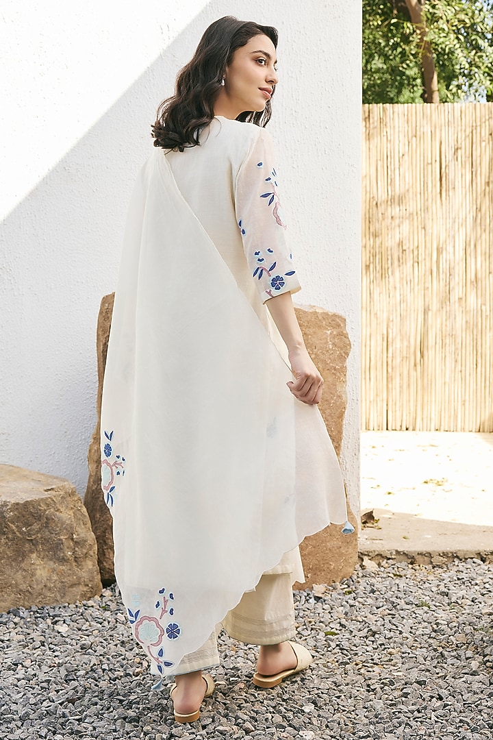 Pearl White Muslin Cotton Kurta Set by Vaayu at Pernia's Pop Up Shop
