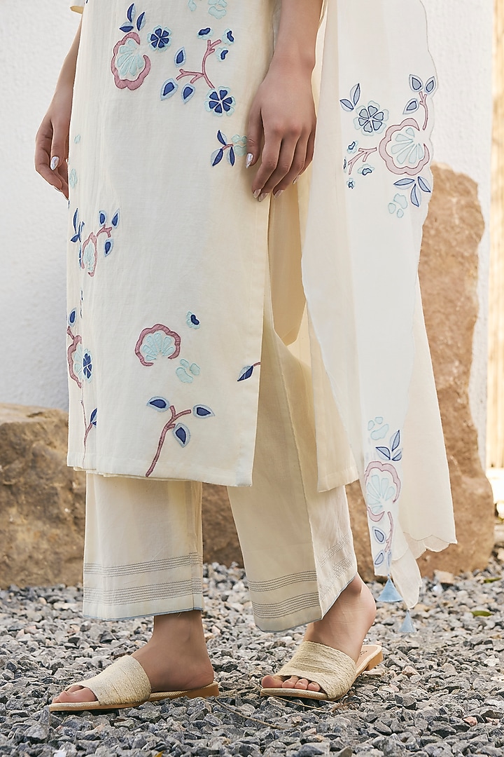 Pearl White Muslin Cotton Kurta Set by Vaayu at Pernia's Pop Up Shop