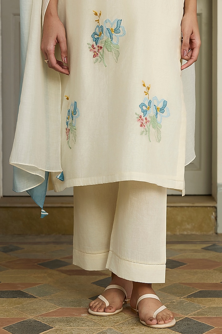 Ivory Muslin Cotton Floral Printed Kurta Set by Vaayu at Pernia's Pop Up Shop