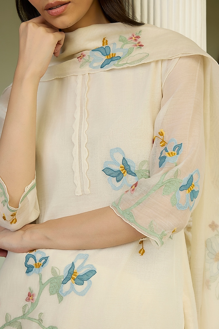 Ivory Muslin Cotton Applique Embroidered Kurta Set by Vaayu at Pernia's Pop Up Shop