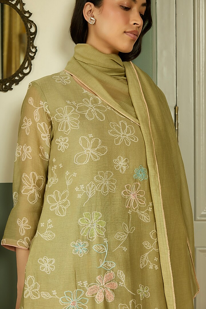 Meadow Muslin Cotton Floral Printed & Embroidered Kurta Set by Vaayu at Pernia's Pop Up Shop