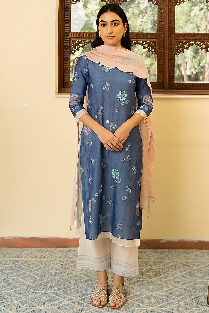 Prussian Blue Embroidered Kurta Set by Vaayu at Pernia's Pop Up Shop