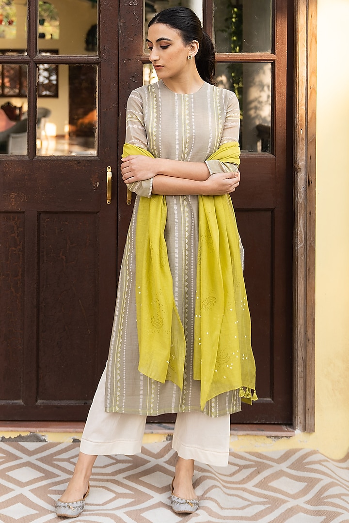 Ash Grey Muslin Cotton Kurta Set by Vaayu