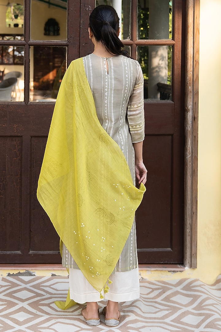 Ash Grey Muslin Cotton Kurta Set by Vaayu at Pernia's Pop Up Shop