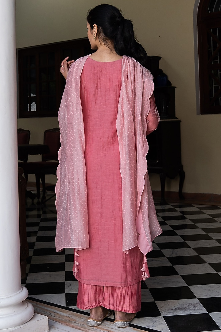 Hibiscus Pink Muslin Cotton Kurta Set by Vaayu at Pernia's Pop Up Shop