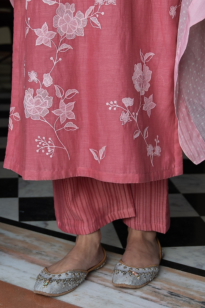 Hibiscus Pink Muslin Cotton Kurta Set by Vaayu at Pernia's Pop Up Shop