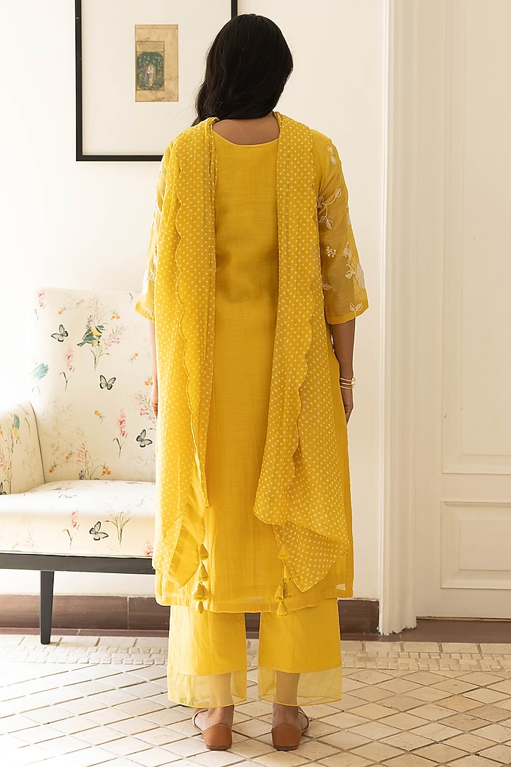 Rue Yellow Muslin Cotton Floral Embroidered Kurta Set by Vaayu at Pernia's Pop Up Shop
