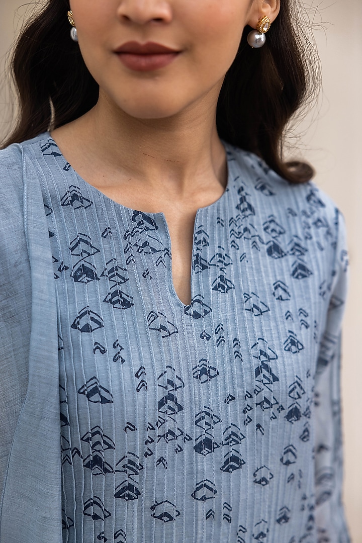 Powder Blue Muslin Cotton Geometric Printed Kurta Set by Vaayu at Pernia's Pop Up Shop