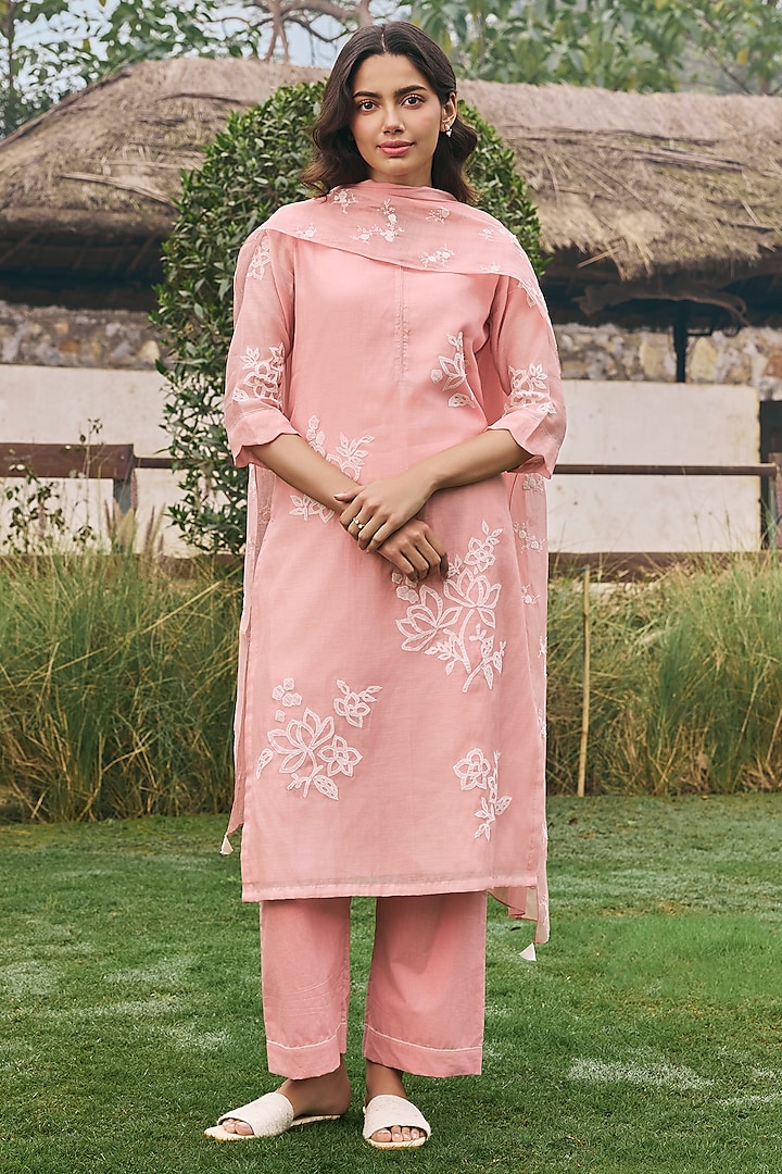 Tulip Pink Muslin Cotton Floral Applique Work Kurta Set by Vaayu at Pernia's Pop Up Shop