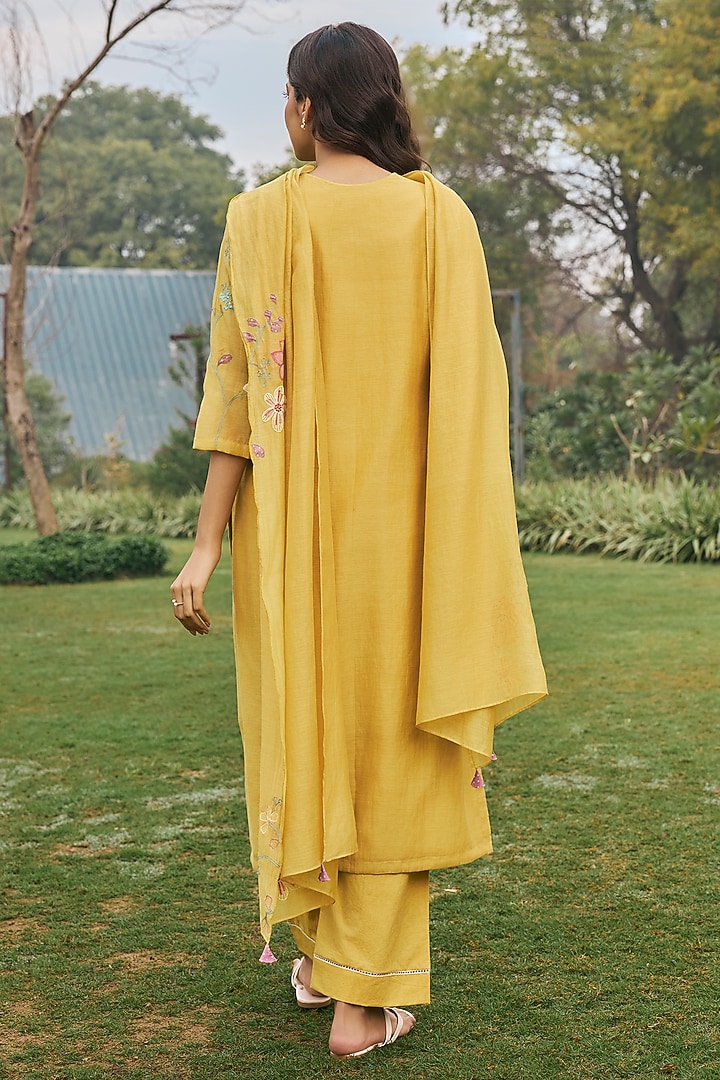 Daffodil Yellow Muslin Cotton Floral Applique Kurta Set by Vaayu at Pernia's Pop Up Shop