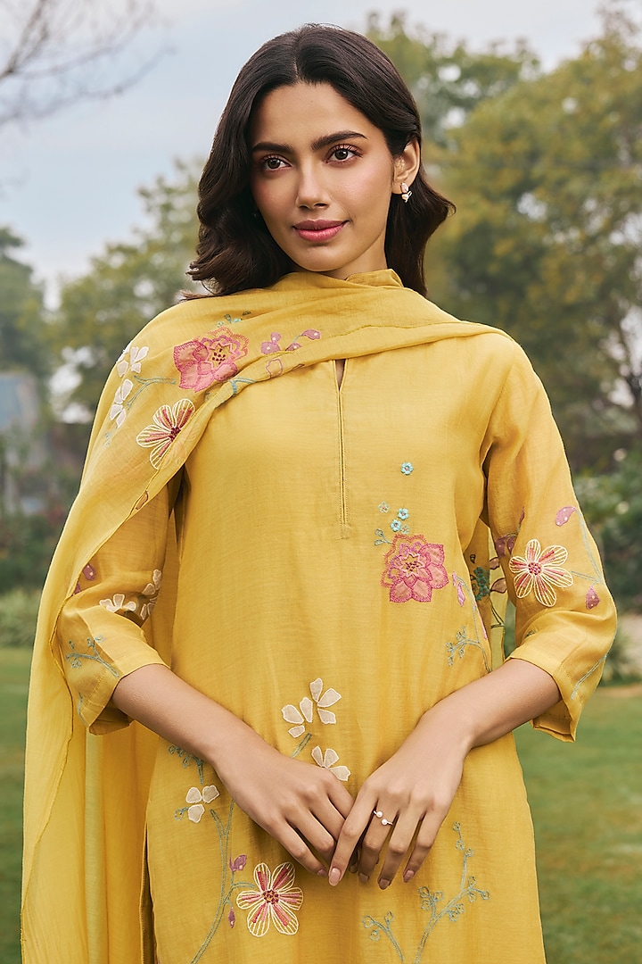 Daffodil Yellow Muslin Cotton Floral Applique Kurta Set by Vaayu at Pernia's Pop Up Shop