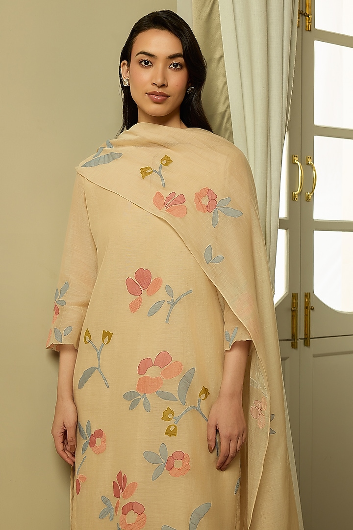 Sand-Colored Muslin Cotton Embroidered Kurta Set by Vaayu at Pernia's Pop Up Shop
