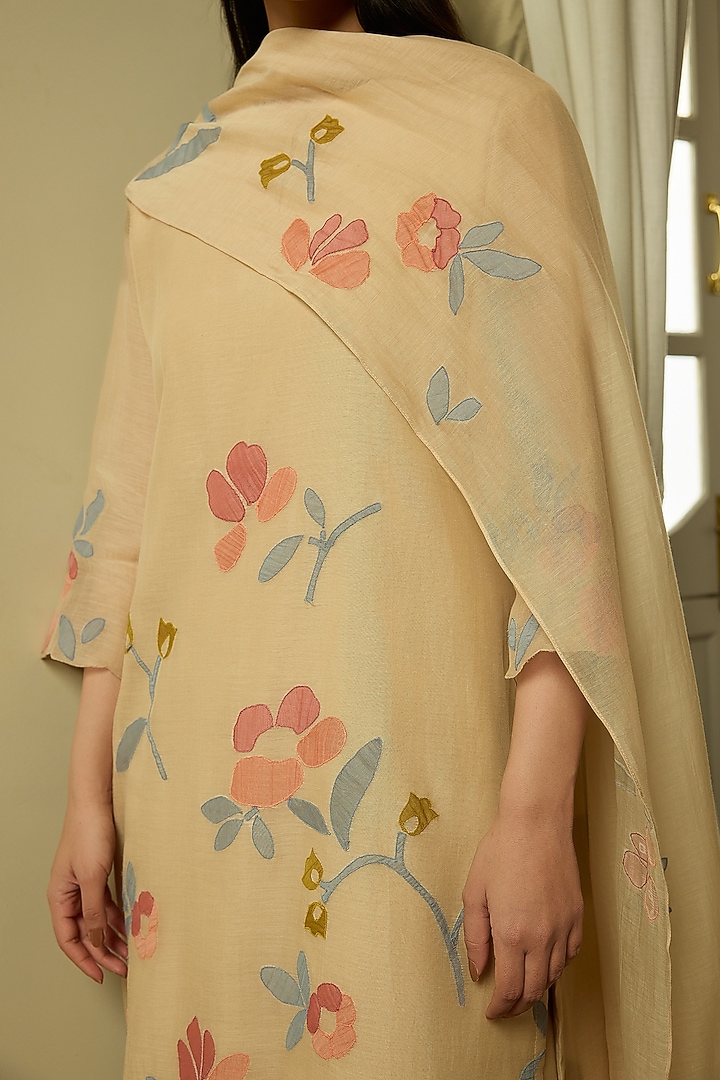 Sand-Colored Muslin Cotton Embroidered Kurta Set by Vaayu at Pernia's Pop Up Shop