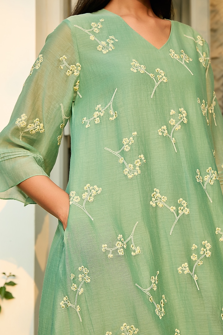 Verdant-Colored Muslin Cotton Embroidered Co-Ord Set by Vaayu at Pernia's Pop Up Shop