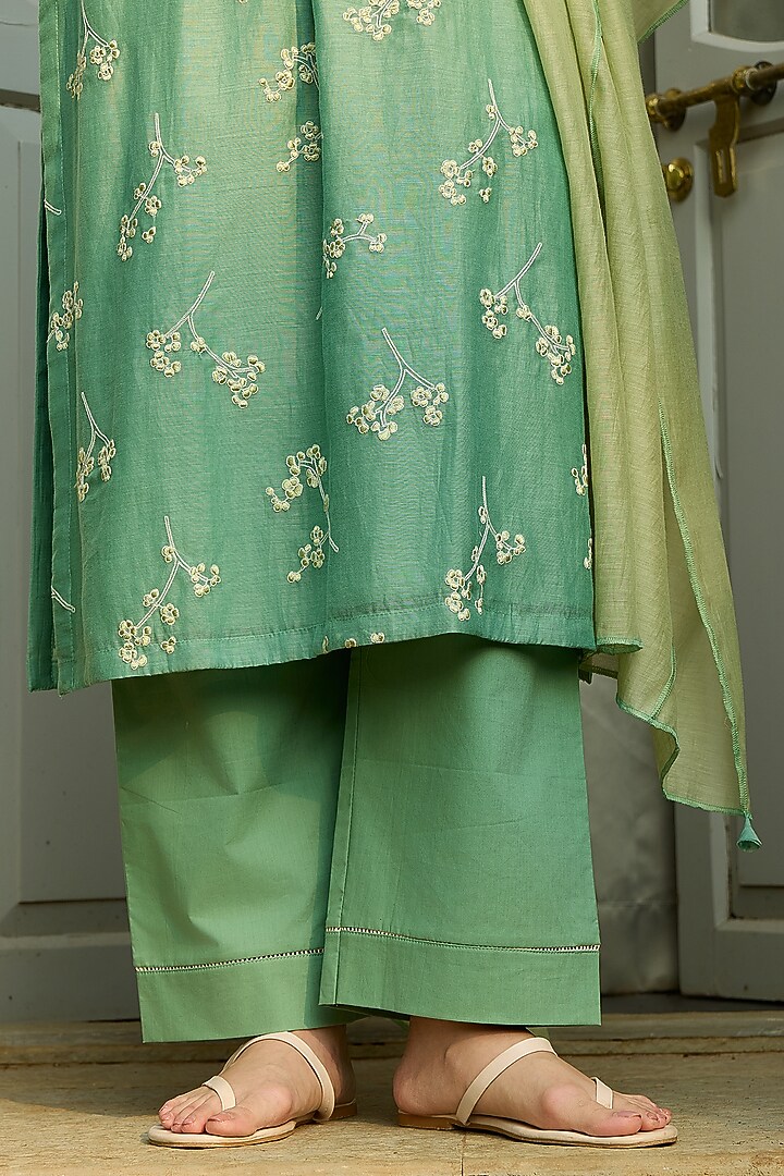 Verdant-Colored Muslin Cotton Embroidered Kurta Set by Vaayu at Pernia's Pop Up Shop