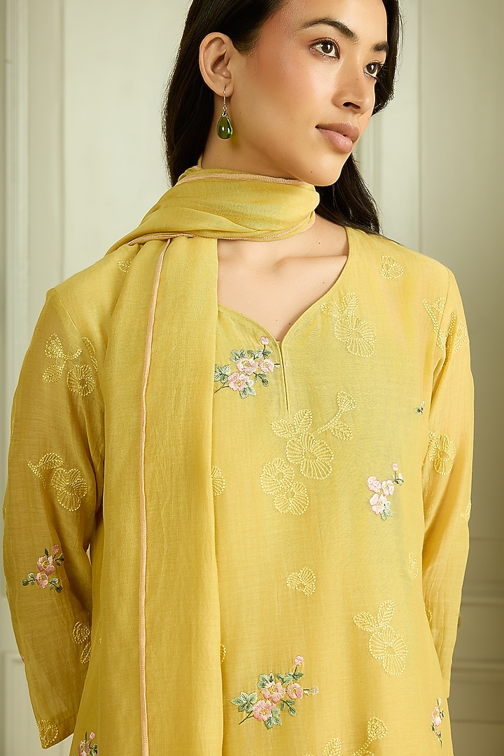 Lemon Muslin Cotton Embroidered Kurta Set by Vaayu at Pernia's Pop Up Shop