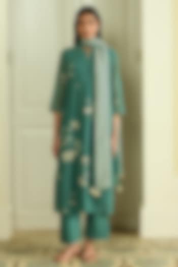 Emerald Muslin Cotton Embroidered Kurta Set by Vaayu at Pernia's Pop Up Shop
