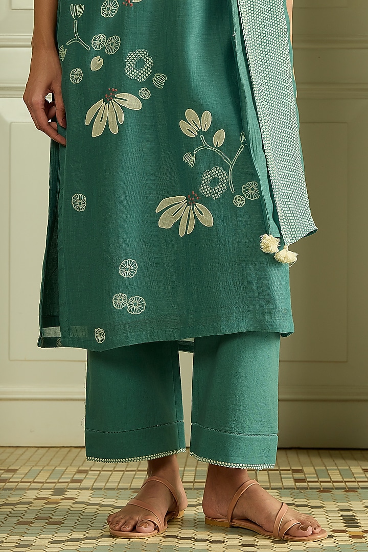 Emerald Muslin Cotton Embroidered Kurta Set by Vaayu at Pernia's Pop Up Shop