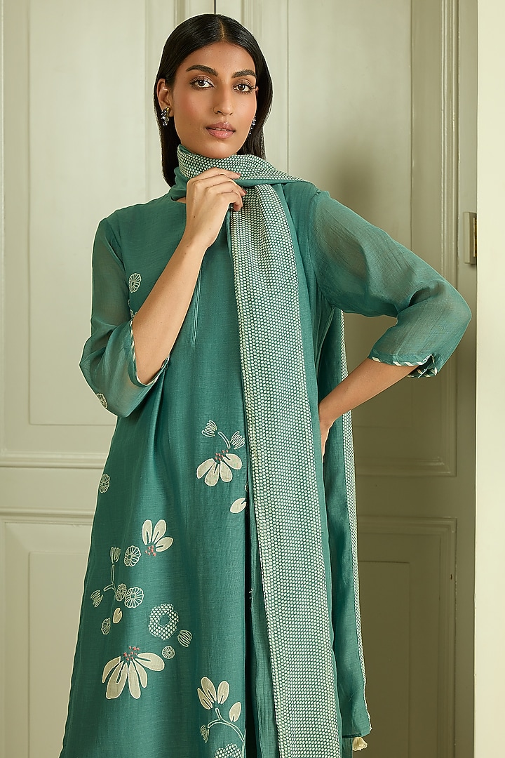 Emerald Muslin Cotton Embroidered Kurta Set by Vaayu at Pernia's Pop Up Shop