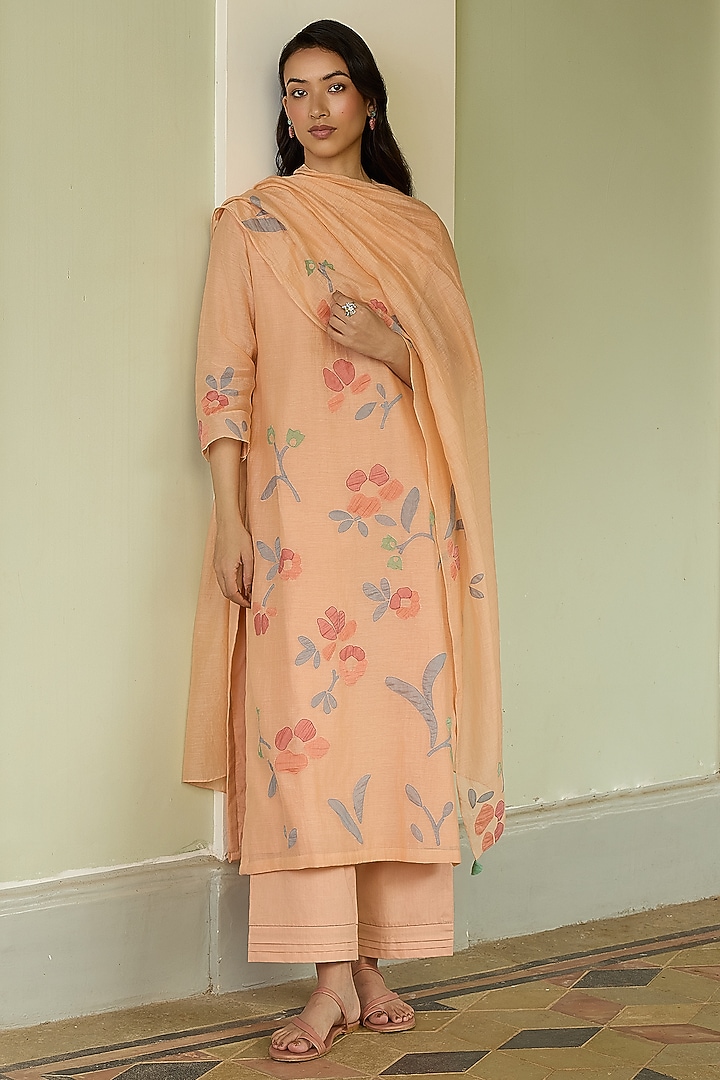 Peach Muslin Cotton Embroidered Kurta Set by Vaayu at Pernia's Pop Up Shop