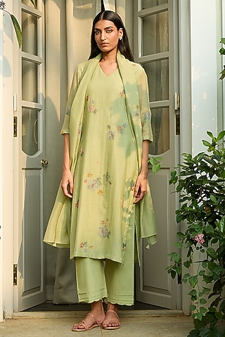 Lime Muslin Cotton Embroidered Kurta Set by Vaayu