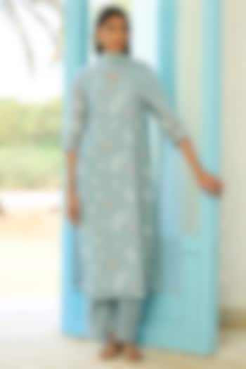 Sky Blue Muslin Cotton Thread Embroidered Kurta Set by Vaayu at Pernia's Pop Up Shop