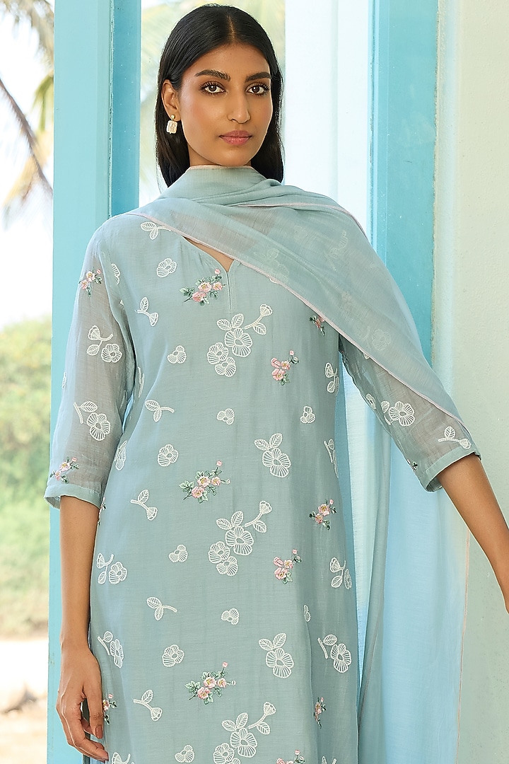 Sky Blue Muslin Cotton Thread Embroidered Kurta Set by Vaayu at Pernia's Pop Up Shop