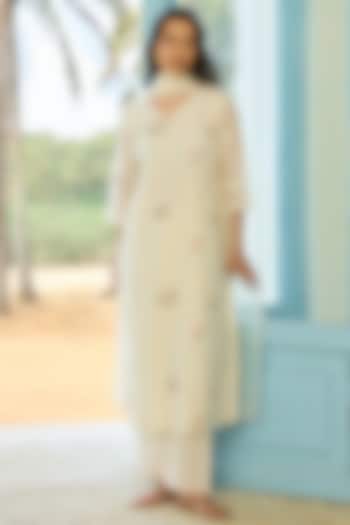Ivory Muslin Cotton Thread Embroidered Kurta Set by Vaayu at Pernia's Pop Up Shop