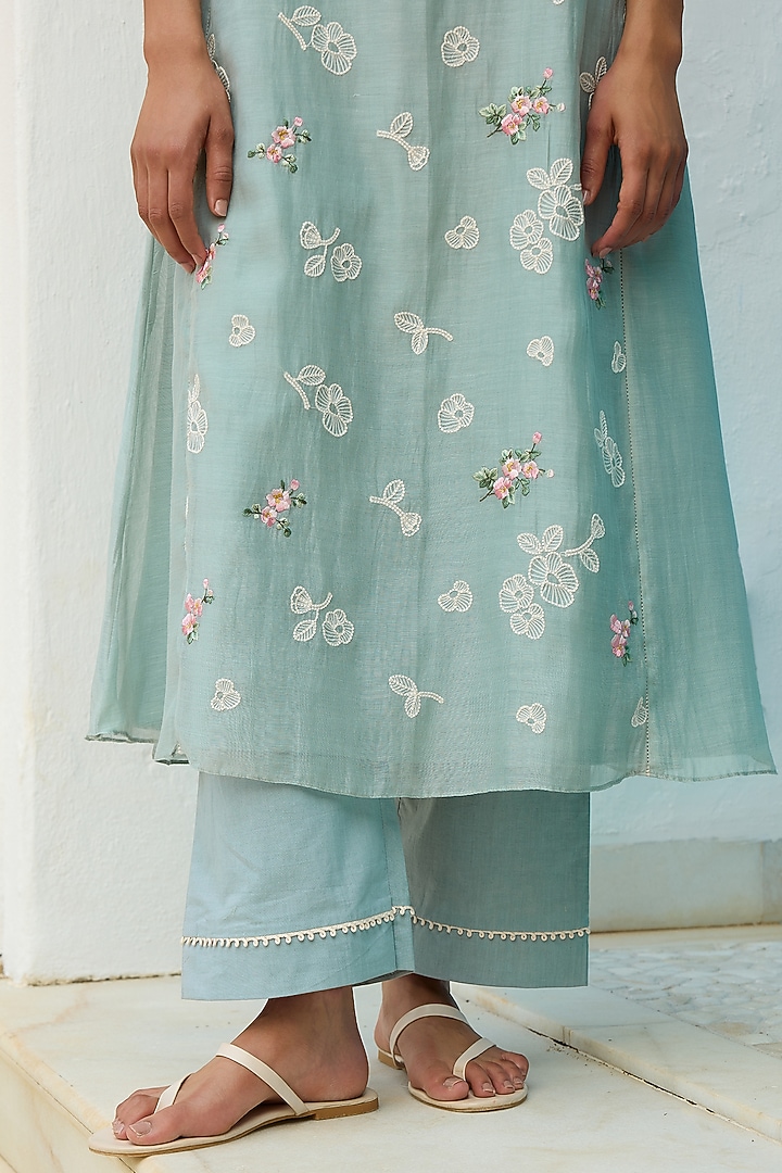 Sky Blue Muslin Cotton Thread Embroidered Kurta Set by Vaayu at Pernia's Pop Up Shop