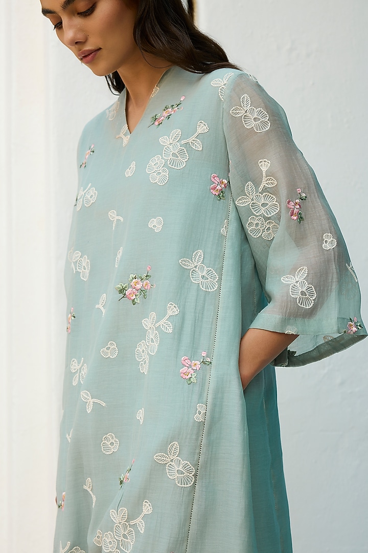 Sky Blue Muslin Cotton Thread Embroidered Kurta Set by Vaayu at Pernia's Pop Up Shop