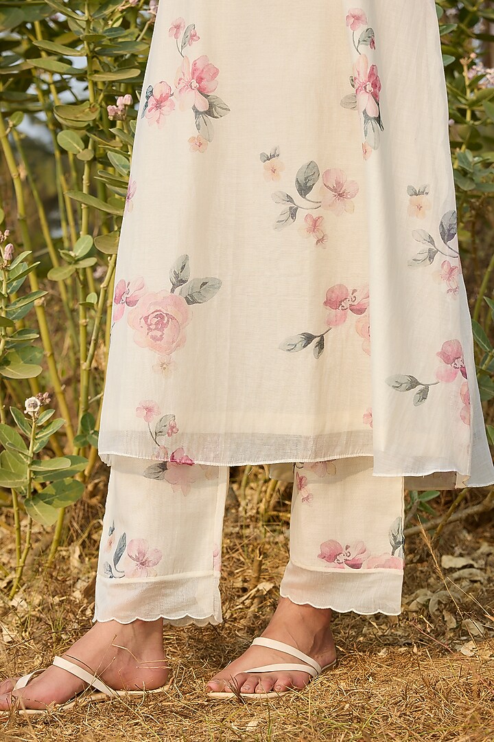 Ivory Muslin Cotton Floral Printed Kurta Set by Vaayu at Pernia's Pop Up Shop