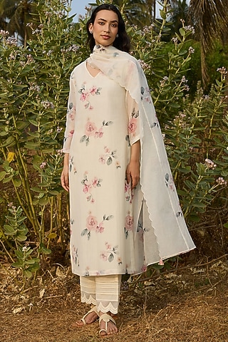 Ivory Muslin Cotton Floral Printed Kurta Set by Vaayu