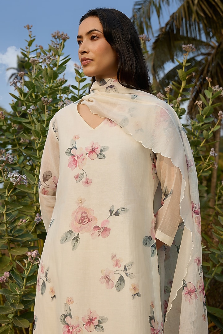Ivory Muslin Cotton Floral Printed Kurta Set by Vaayu at Pernia's Pop Up Shop
