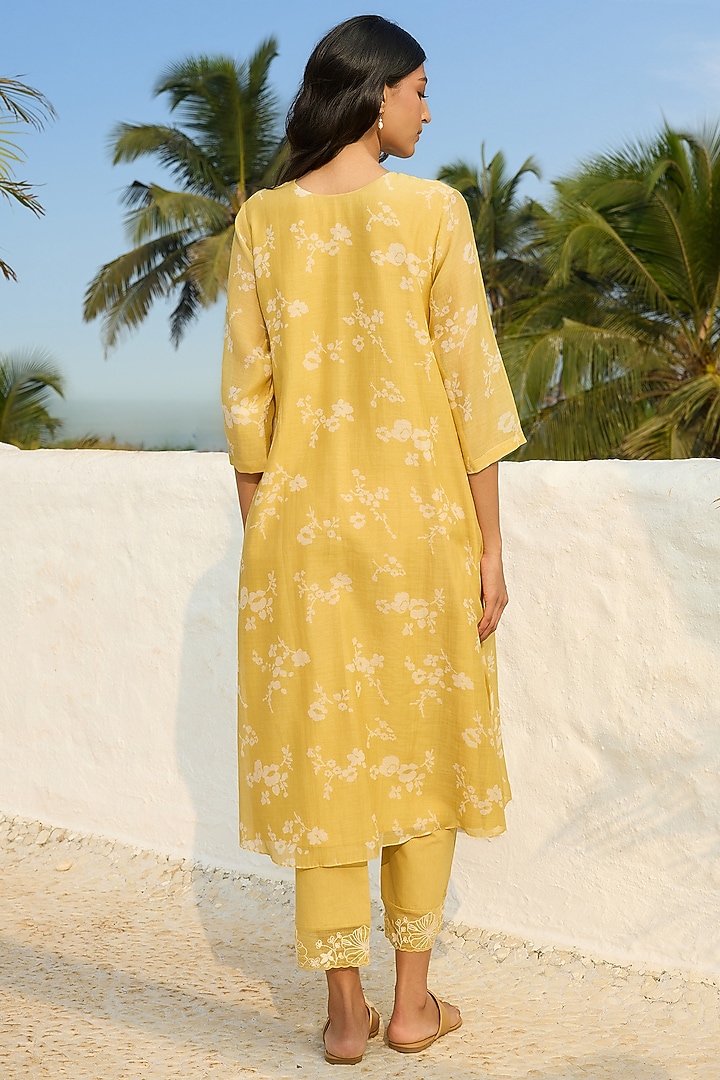 Rue-Colored Muslin Cotton Floral Printed Kurta Set by Vaayu at Pernia's Pop Up Shop