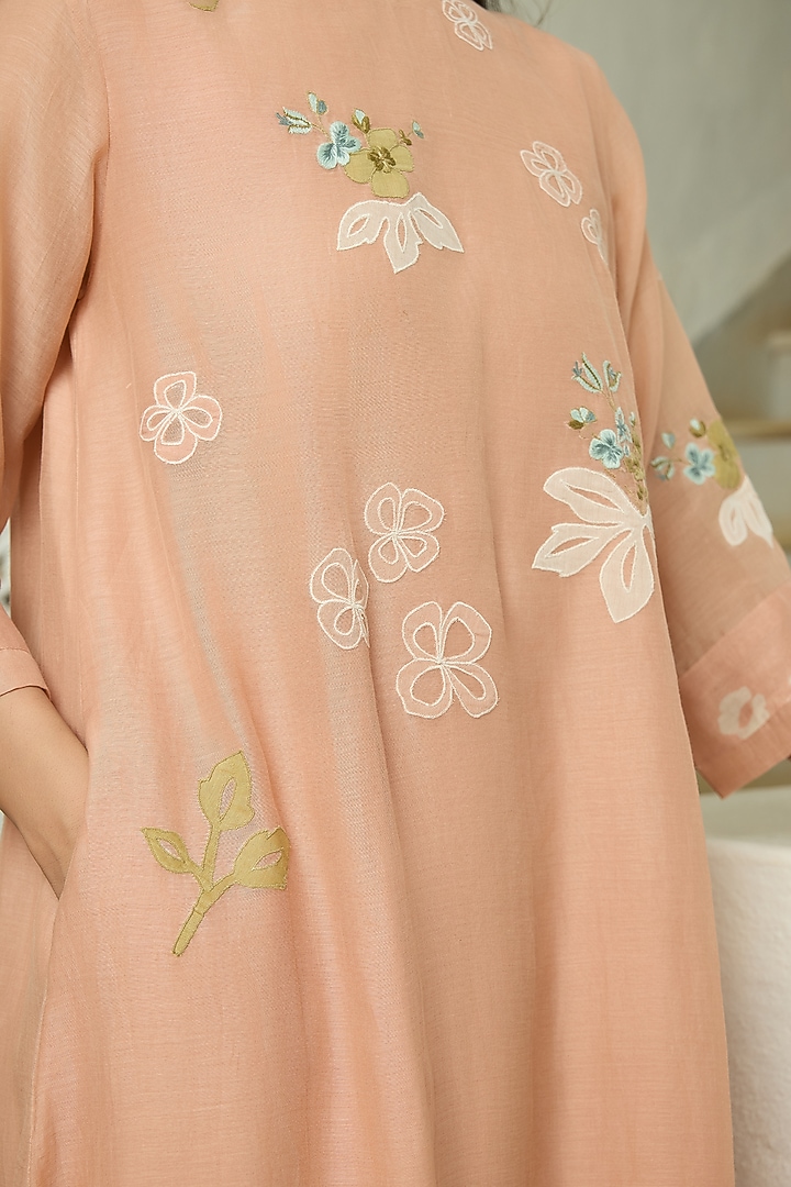 Blossom Pink Muslin Cotton Applique Embroidered Kurta Set by Vaayu at Pernia's Pop Up Shop