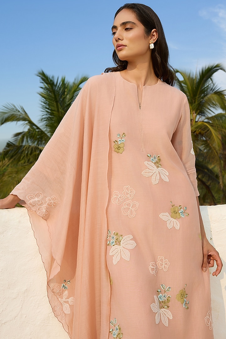 Blossom Pink Muslin Cotton Applique Embroidered Kurta Set by Vaayu at Pernia's Pop Up Shop