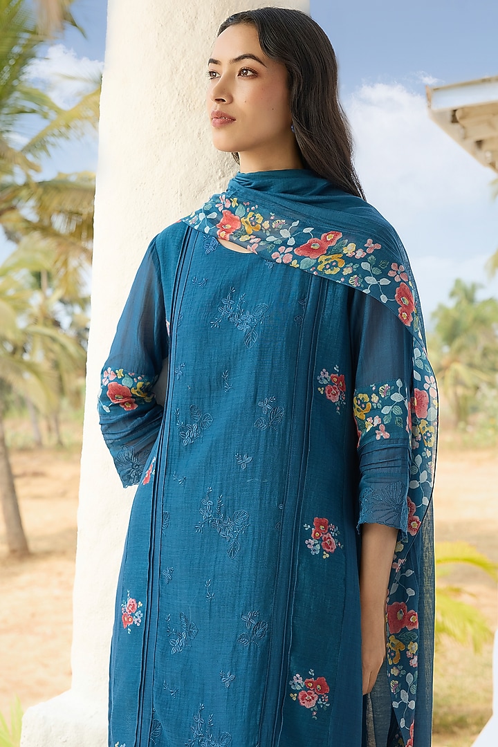 Sapphire Muslin Cotton Printed & Thread Embroidered Kurta Set by Vaayu at Pernia's Pop Up Shop