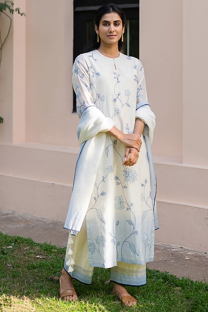 Pearl White Floral Embroidered Kurta Set by Vaayu