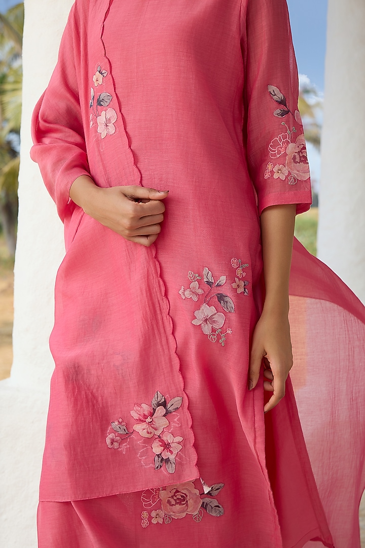 Rose-Colored Muslin Cotton Applique Embroidered Kurta Set by Vaayu at Pernia's Pop Up Shop