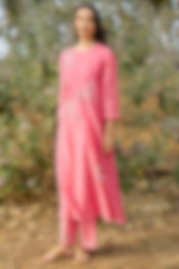 Rose-Colored Muslin Cotton Applique Embroidered Tunic Set by Vaayu at Pernia's Pop Up Shop