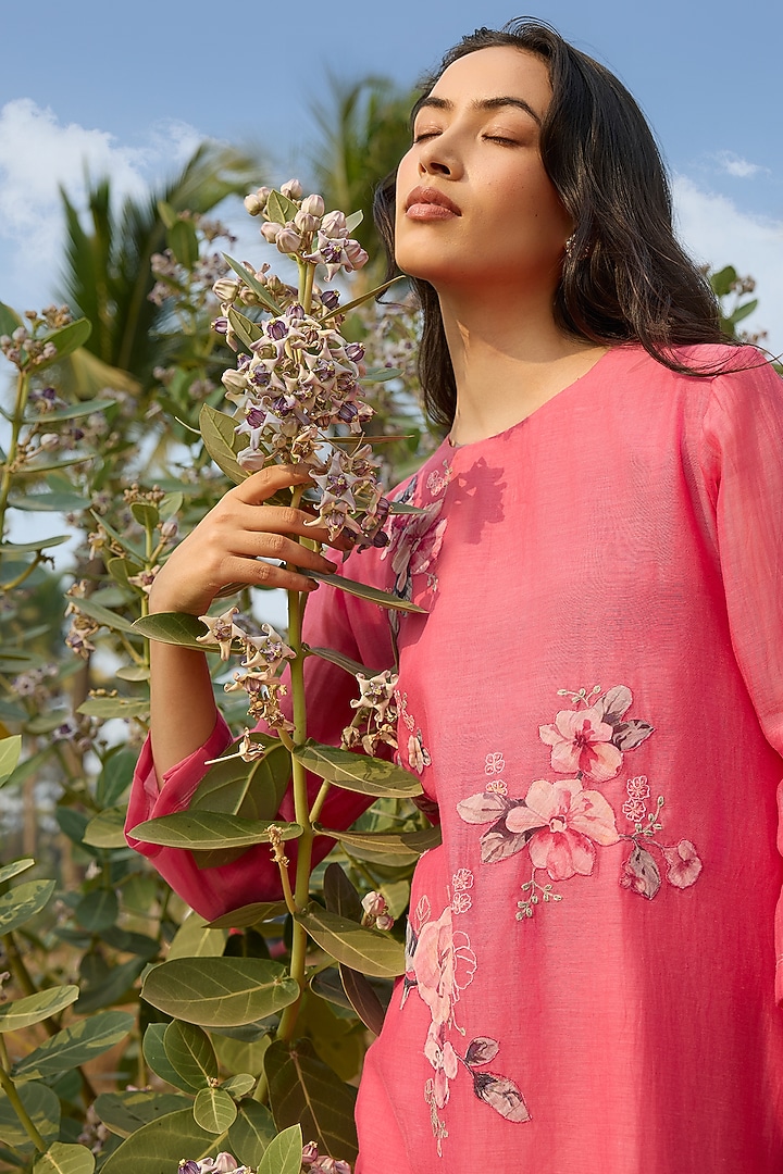 Rose-Colored Muslin Cotton Applique Embroidered Tunic Set by Vaayu at Pernia's Pop Up Shop