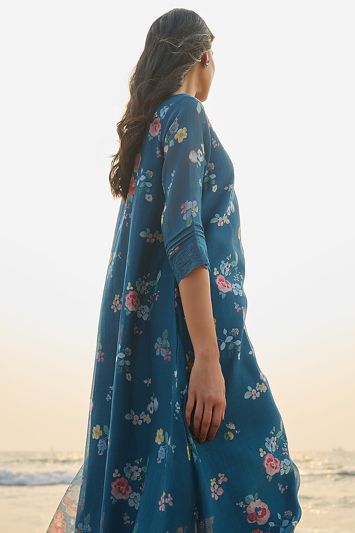 Sapphire Muslin Cotton Printed & Thread Embroidered Kurta Set by Vaayu at Pernia's Pop Up Shop