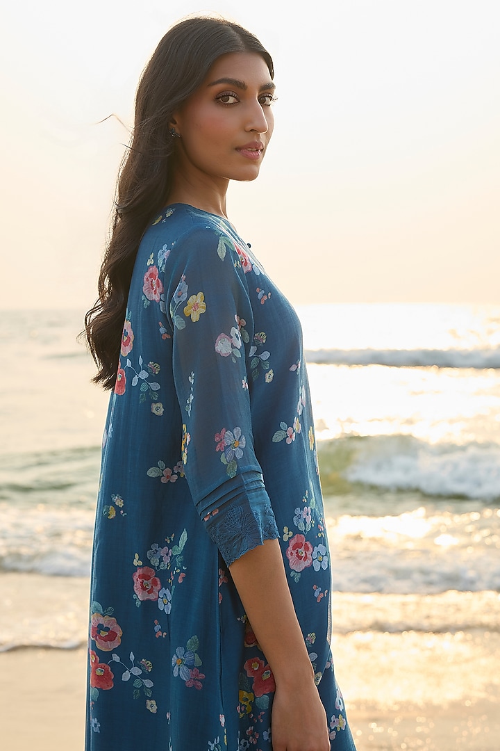 Sapphire Muslin Cotton Printed & Thread Embroidered Kurta Set by Vaayu at Pernia's Pop Up Shop