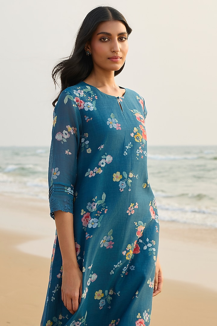 Sapphire Muslin Cotton Printed & Thread Embroidered Kurta Set by Vaayu at Pernia's Pop Up Shop