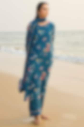 Sapphire Muslin Cotton Printed Kurta Set by Vaayu at Pernia's Pop Up Shop