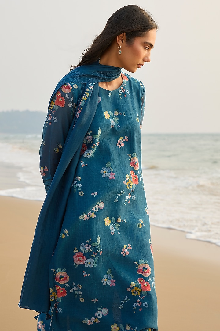 Sapphire Muslin Cotton Printed Kurta Set by Vaayu at Pernia's Pop Up Shop