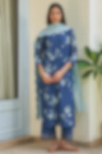 Ocean Blue Muslin Cotton Floral Applique Embroidered Kurta Set by Vaayu at Pernia's Pop Up Shop
